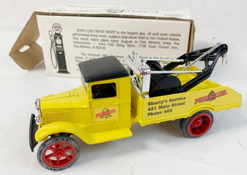 lot 8026 image: ERTL - Pennzoil - Shortys Service - 1931 Hawkeye Wrecker Bank - 134 Scale - Iowa Gas