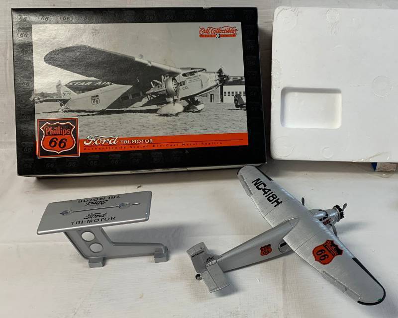 lot 8036 image: ERTL Phillips 66 - 1929 Ford TRI-MOTOR - Die-Cast Metal - Vintage Airplane Bank