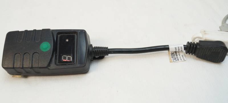 lot 6338 image: Outdoor plug with timer -untested