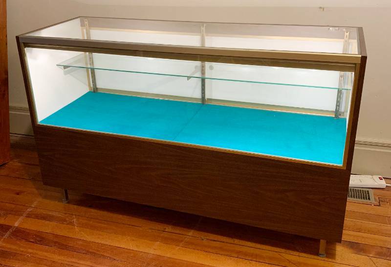 lot 2001 image: Lighted Showcase - Glass Shelf included - Well Built Light works - Storage below in back of case - NICE