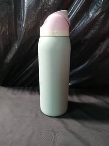 lot 3271 image: Owala 40oz Insulated Water Bottle with Flip Top Lid  - Retail $25