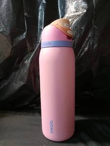 lot 3588 image: Owala 40oz Pink Water Bottle with Straw Lid - Retail $30