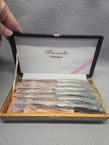 lot 471 image: Pinnacle Stainless Steel Flatware Set in Original Box