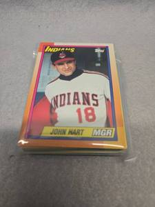 lot 478 image: 35 Vintage Baseball Cards, Mystery Pack