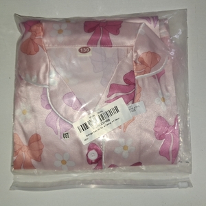 lot 37561 image: Ayalinggo Baby Girl Pajamas Toddler Kids Pjs Feather Trim Satin Sleepwear Nightgown Button Down Shorts Set STOCK PHOTO APPROXIMATE SIZE 6-7 YEARS