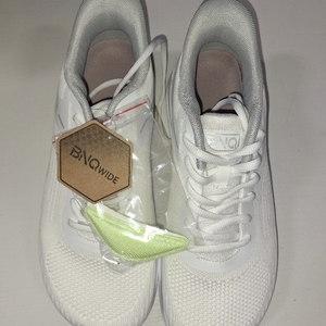 lot 37613 image: BNQWIDE Tennis Shoes, White, Size 10