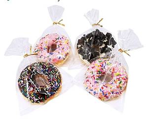 lot 27459 image: 100 CT 5x7 Inch Clear Flat Cellophane Treat Bags with 4 Gold Twist Ties, Cello Packaging for Donuts, Cookies, Candies and Gift Wrapping - Retail $8