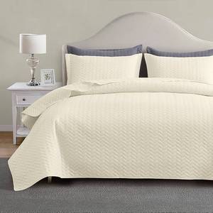 lot 6708 image: Maple&Stone Quilt Set Queen - Lightweight Chevron Pattern - 3pc