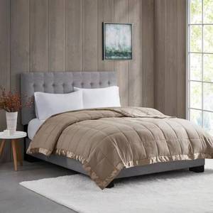 lot 6758 image: Prospect Mocha Down-Alternative Quilted Blanket FullQueen