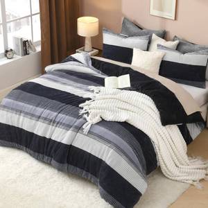 lot 6873 image: Litanika Fluffy Fleece Full Size Comforter Set, Plush Fuzzy Gray