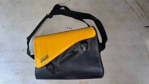 lot 47 image: Coleman Messenger lunch bag