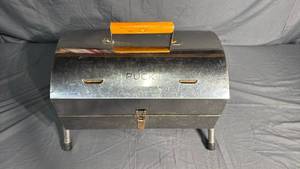 lot 69 image: Wolfgang Puck Portable Tabletop Grill