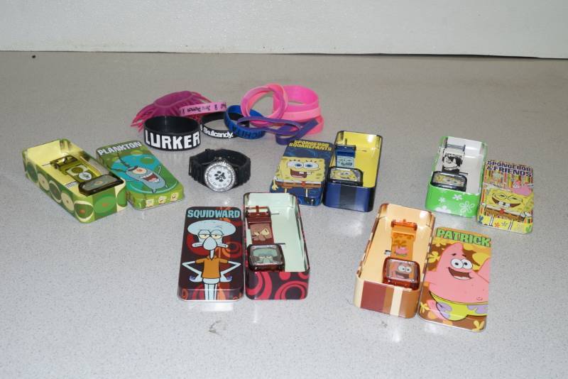 lot 1015 image: Retail Lot of 5 NEW Watches - Sponge Bob and Friends and Bracelets - See Pics