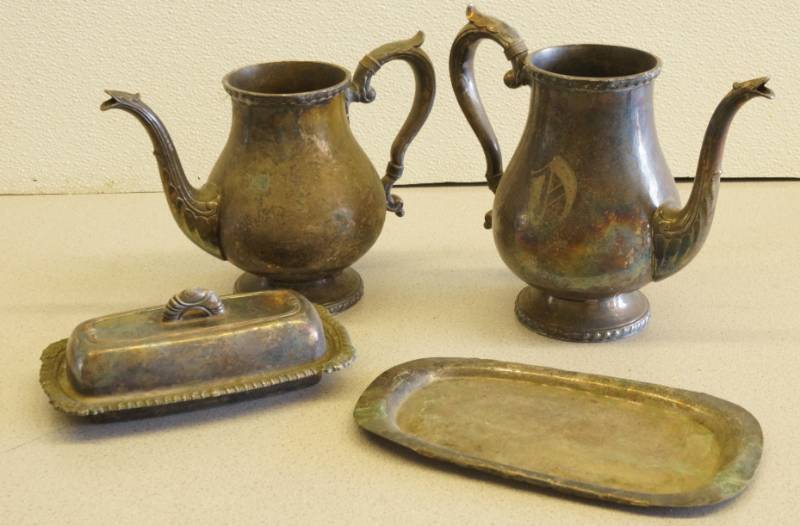 lot 1025 image: Lot of Silver Plate Pieces - See pics for brands and markings