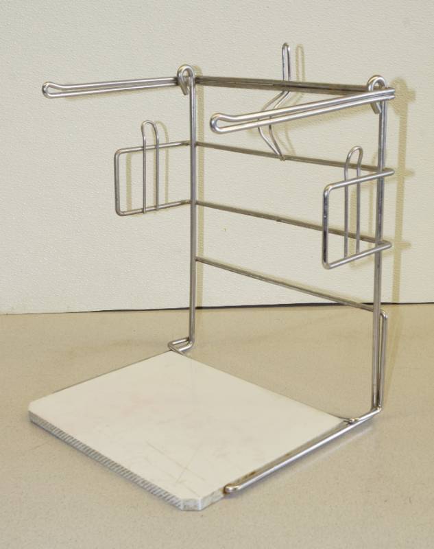 lot 1048 image: Plastic Sack Holder