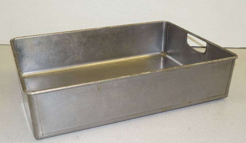 lot 1054 image: Really Neat Stainless Meat Pan  Bus Tray