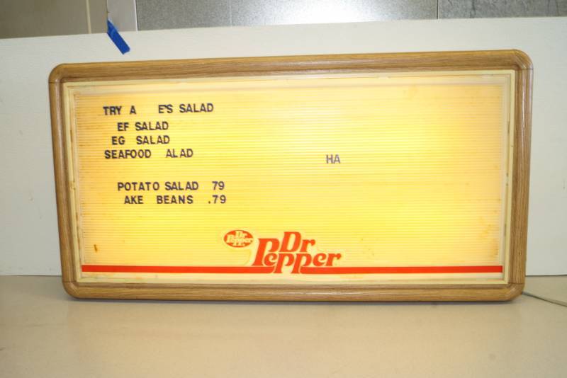 lot 1062 image: Lighted DR PEPPER Display Board