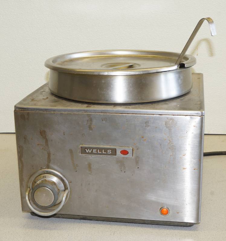 lot 1067 image: Wells SW-10 Food Warmer with Ladle and Lid