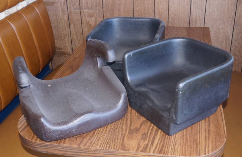 lot 1073 image: Lot of Booster Seats