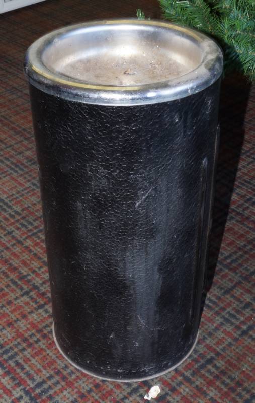 lot 1091 image: Old Commercial Ash Tray