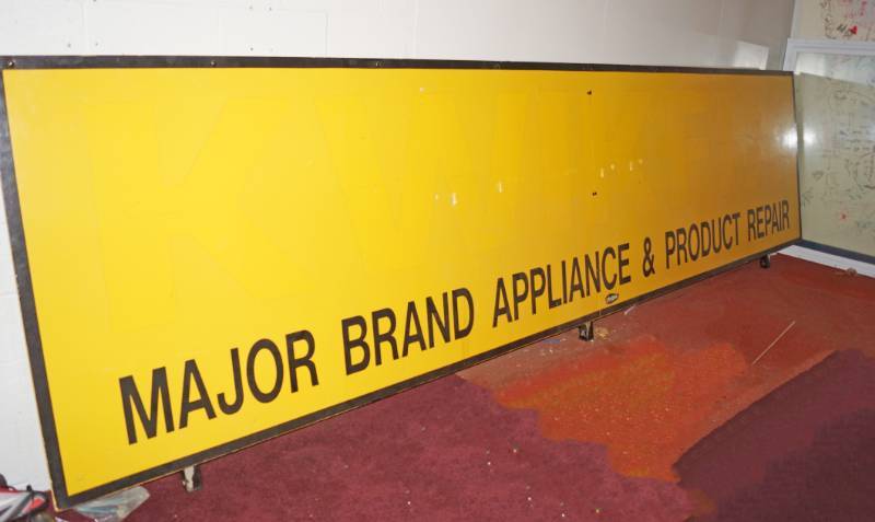 lot 1082 image: HUGE 16 FOOT Sign - Major Brand Appliance & Product Repair