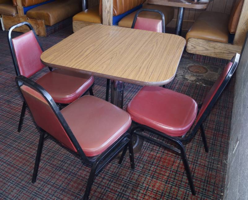 lot 1088 image: Restaurant Table with 4 Restaurant Chairs
