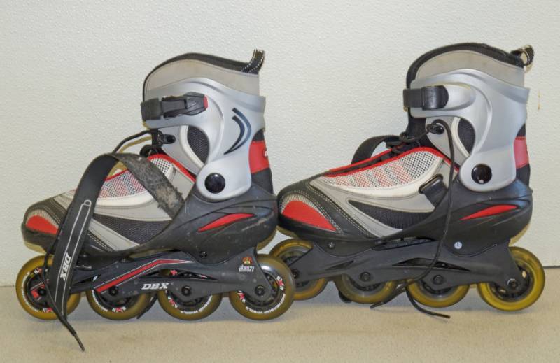 lot 1114 image: Size 10 - DBX Inline Skates