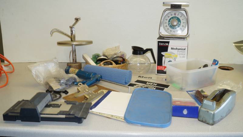 lot 1117 image: Taylor Portion Scale - Coffee Pot - Signs and Misc