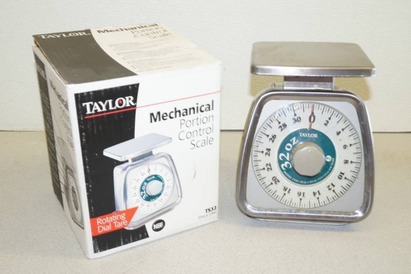 lot 1128 image: Taylor Mechanical Portion Control Scale in Box