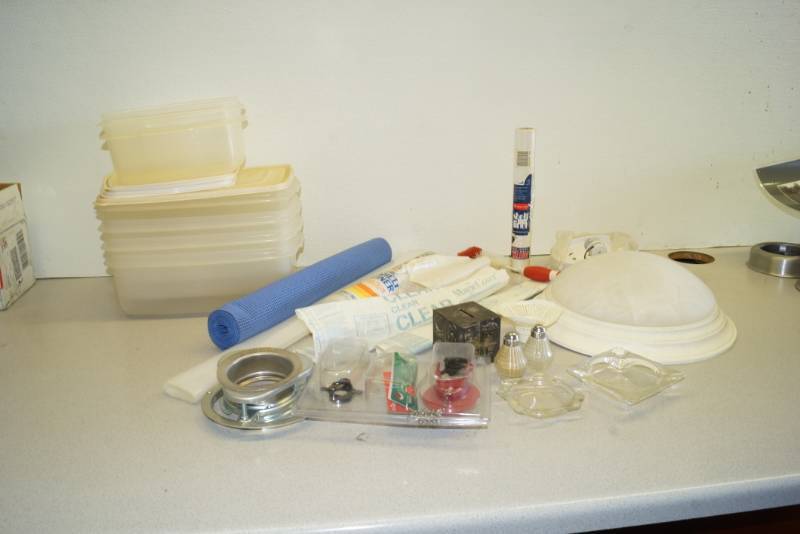 lot 1130 image: Misc Landlord Lot - Repair Items