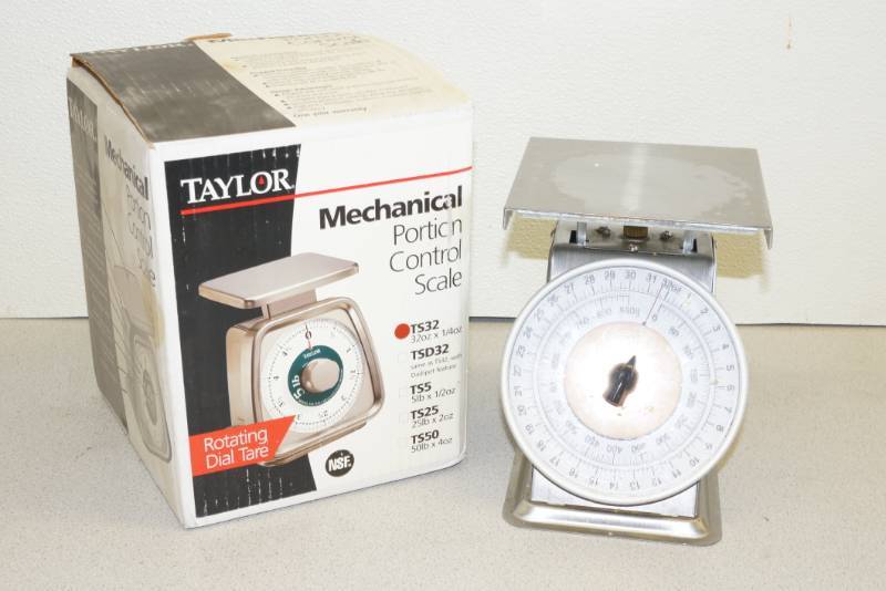 lot 1135 image: Taylor Mechanical Portion Control Scale in Box