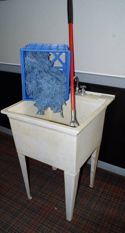 lot 1149 image: Utility Sink with Crate - Mop - Mop Head