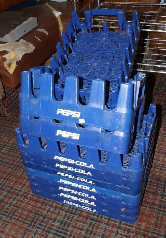 lot 1174 image: Stacking PEPSI Pop Crates