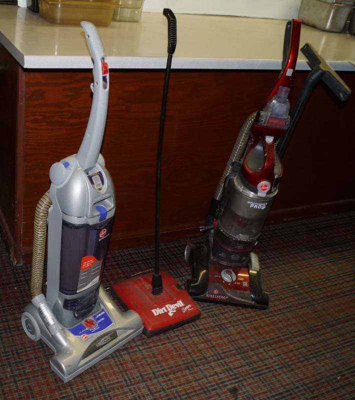 lot 1181 image: Lot of 3 Vacuum Cleaners