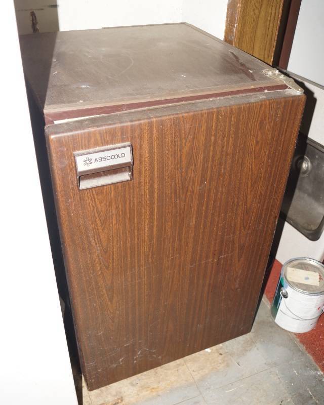 lot 1186 image: Absocold Refrigerator -GETS COLD - with Contents - Bulbs and Misc.