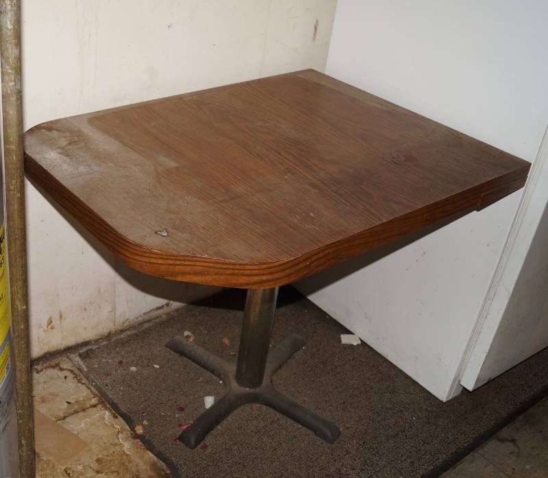 lot 1188 image: Restaurant Table with Base