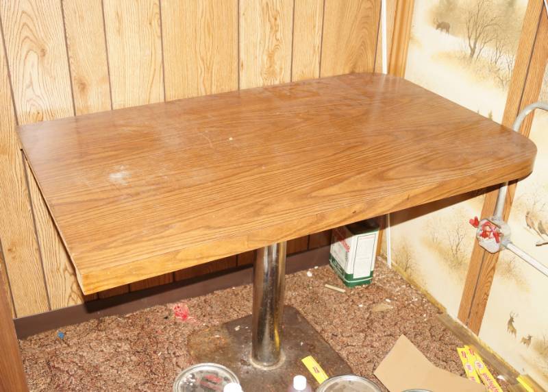 lot 1190 image: Restaurant Table - see pics for measurements