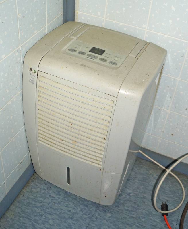 lot 1195 image: Humidifier - Powers On