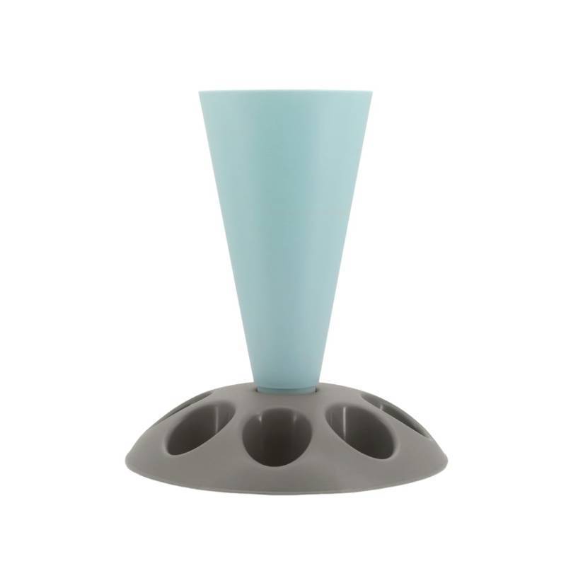 lot 2118 image: Piping Bag Stand, Pastry Bag Holder Stand with 8 Holder Slots, Plastic Pastry Bag, Piping Bag Stand, for Baking Accessories - Retail $13