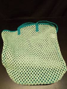 lot 1009 image: Green Woven Mesh Beach Tote Bag - Retail $15