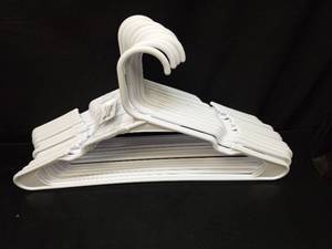 lot 1015 image: White Plastic Clothing Hangers 18ct. - Retail $15