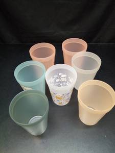 lot 1071 image: Pillowfort Kids Plastic Tumbler Cups Set of 7 - Retail $12