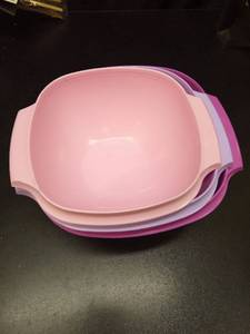 lot 1151 image: Tupperware Mixing Bowl Set of 3 Pink Purple Lavender - Retail $15