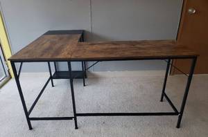 lot 19 image: Modular Computer Desk - Comes Apart for movinig - 59in L x 47.25in W x 19.75in D Tops x 29.5in T - #105