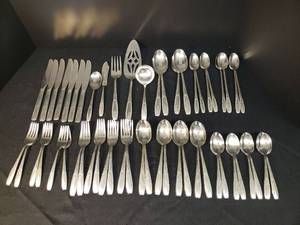 lot 22 image: Vintage 1960s Wallace Bros. Stainless - Sharon Pattern - Dining Utensils & Serving Pieces - 54Pcs Total - In Vintage Rubbewrmaid Drawer Organizer Tray