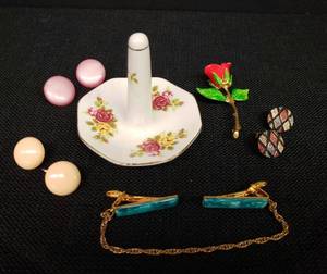lot 48 image: Vintage Jewelry & Accessories Painted Metal Rose PinBrooch, 3 Pairs of Clip Earrings, Collar Chain, and Porcelain Rose Transfer Dresser Jewley Caddy