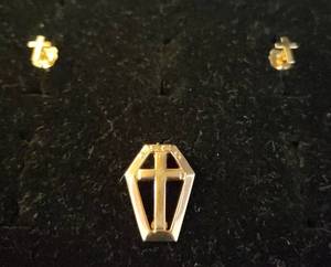 lot 54 image: Vintage 10KTQP Stamped - WSCS Womens Society Christian Service Lapel Pin - 12in W x 34inT, and Pair of Gold Cross Earrings - Backs Stamped SURG