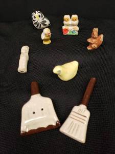 lot 65 image: Vintage 1950s Hand Painted Porecelain and PotteryCeramic Miniatures Broom & Dust Pan SaltPepper, Squirrel, Pair Owls, Chicks, Dutch Boy & Tonala Mexican Folk Art Owl  - Tallest is 3in T