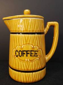lot 76 image: Vintage 1950s Royal Sealy Glazed Ceramic Coffee Pot with Lid - in Strapped Wood Barrel Design - 7.5in T x 6in W