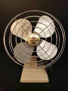 lot 93 image: Vintage Coast to Coast Brand - Coast Air  9 Adjustable TableDesk Fan. Works